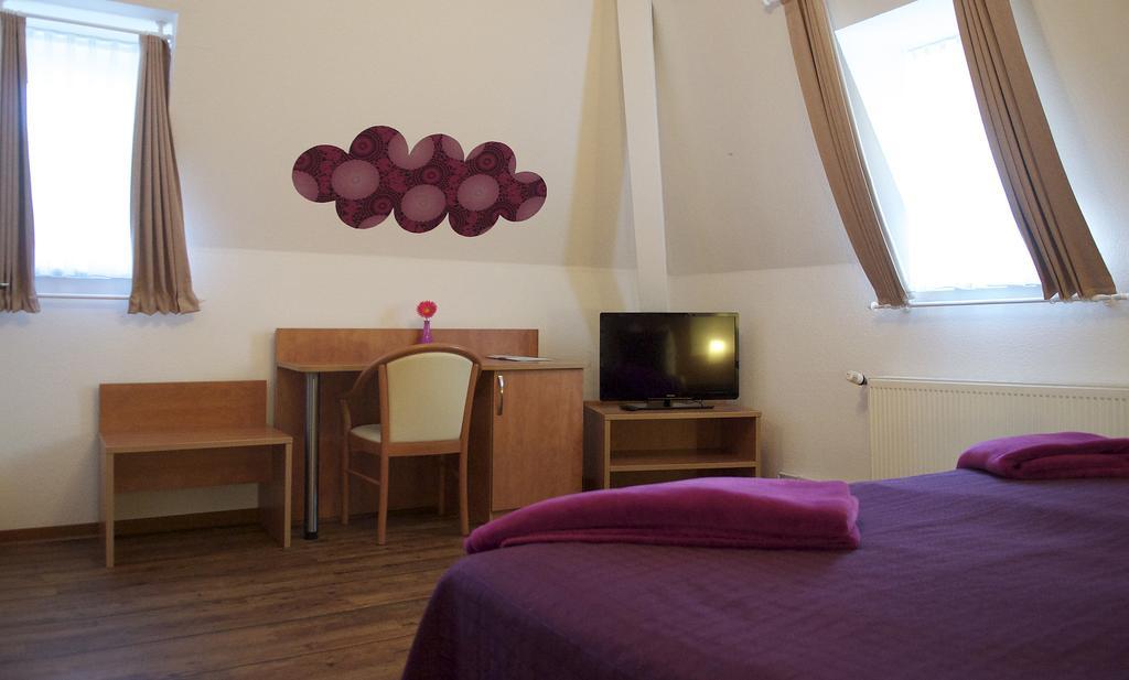 Hotel Vier Loewen Traben-Trarbach Pokoj fotografie