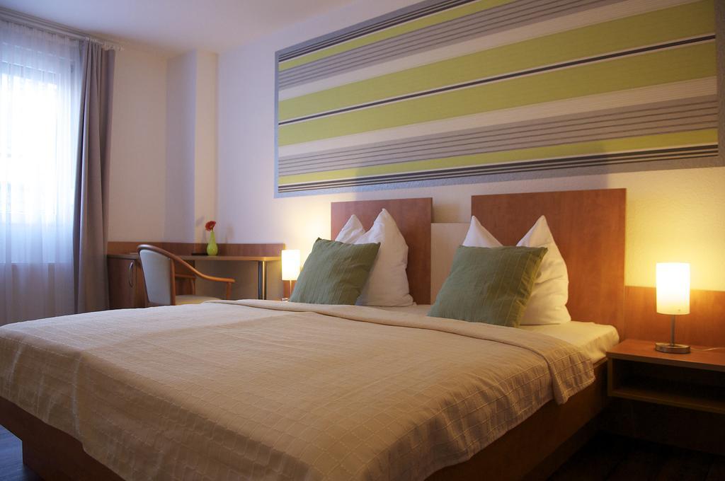 Hotel Vier Loewen Traben-Trarbach Pokoj fotografie
